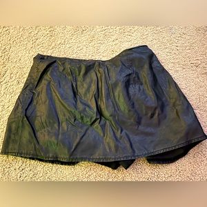 Sleek Noir Leather Skirt